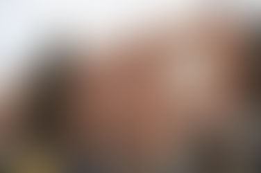 Sherr në sallën e operacionit gjatë një lindjeje urgjente, mjeku përplaset me kryeinfermieren