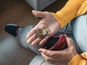 One loaf of bread, a few eggs and… How do the 23% of Albanians living on 681 lek per day survive?
