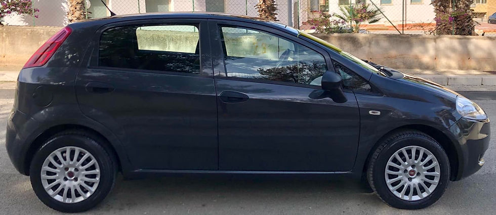 Miniatura: FIAT GRANDE PUNTO 1.2i 70CV 5P-2010