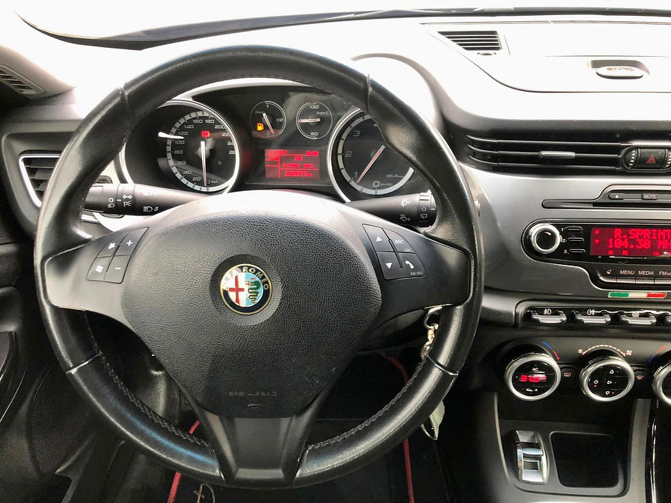 Miniatura: Alfa Romeo Giulietta 1.6 JTDm-2 105 CV Distinctive-2013