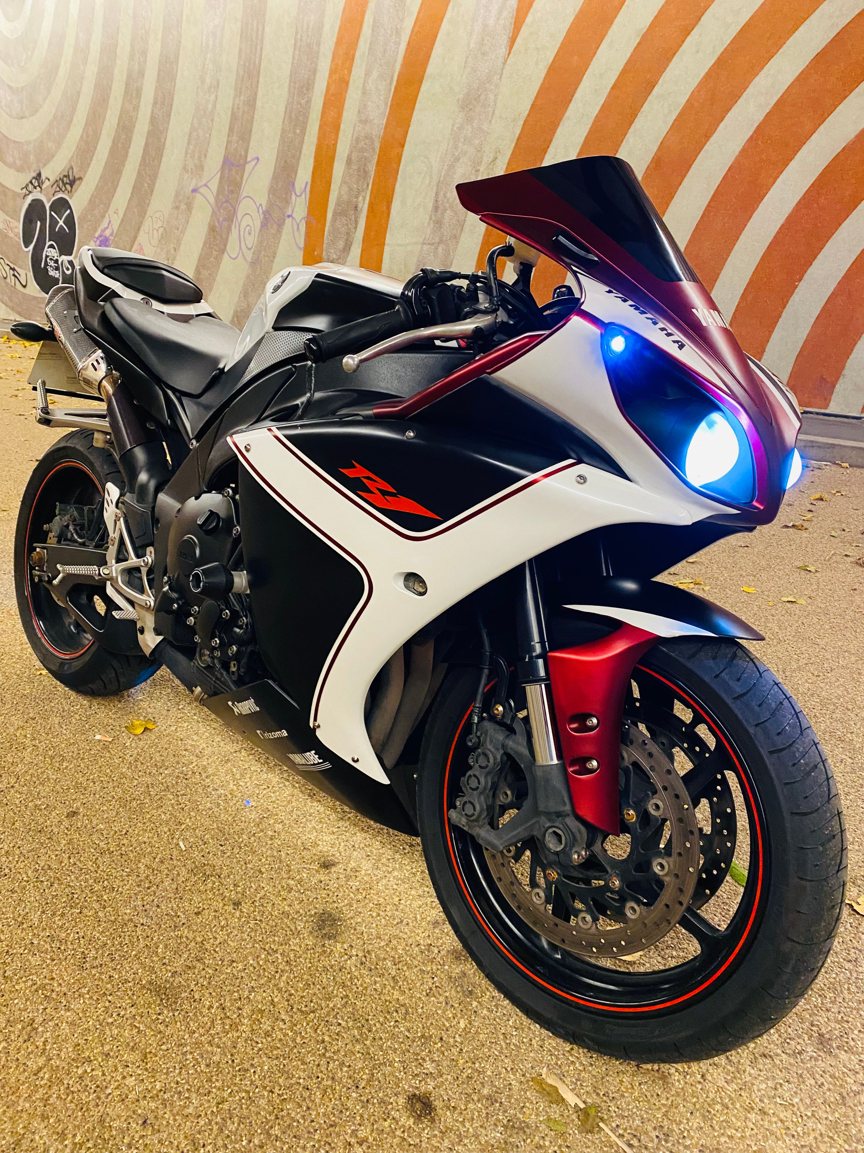 Yamaha R1 Big Bang