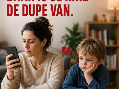 Afgeleid door je smartphone? Daar is je kind de dupe van.