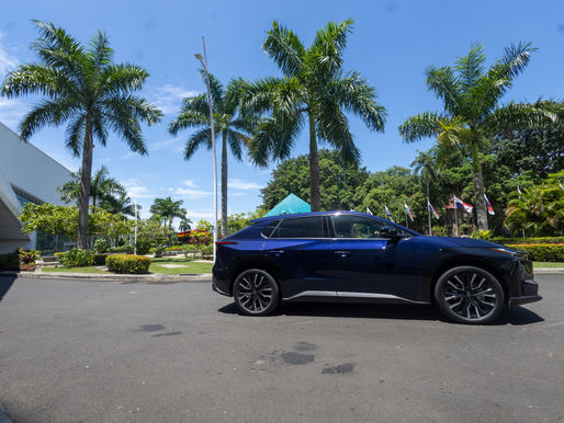 Toyota apuesta por híbridos, eléctricos y biocombustibles 
