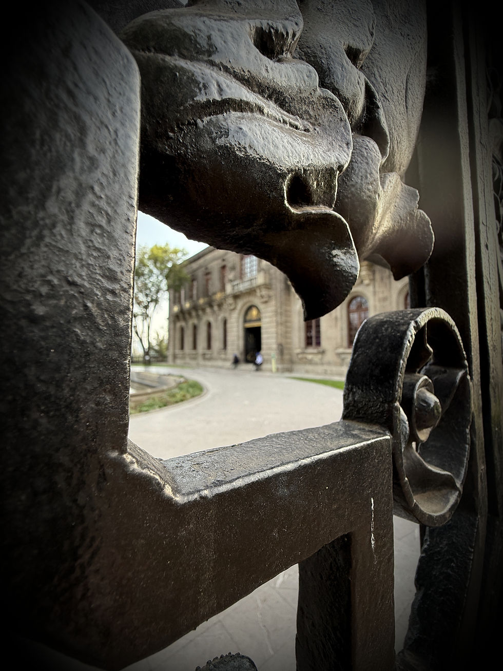 Castillo de Chapultepec Gates