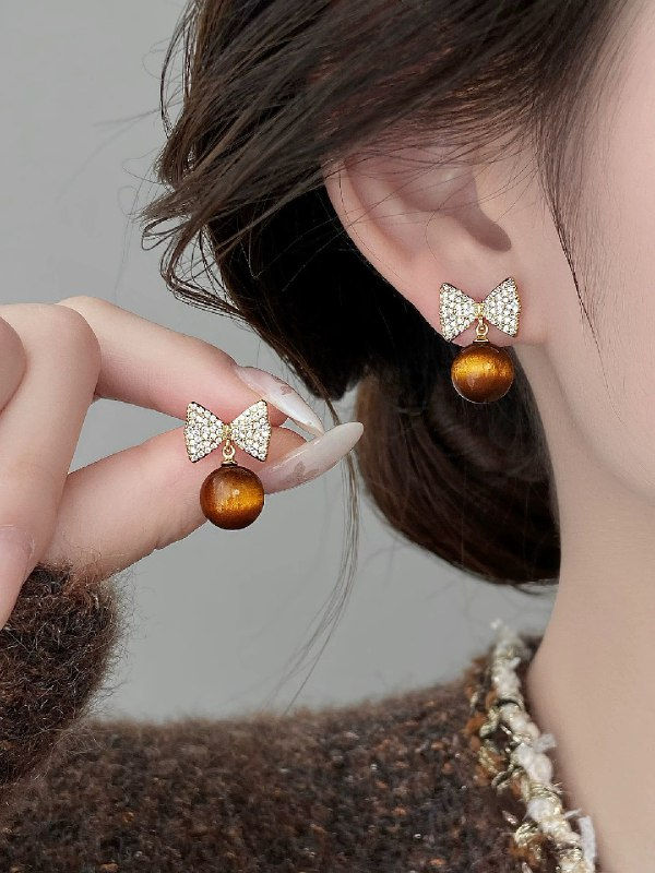 Gold Ribbon Pearl Earrings