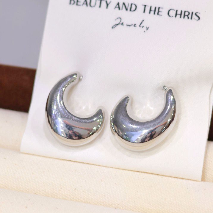 Minimalist Silver Curve Earrings 
