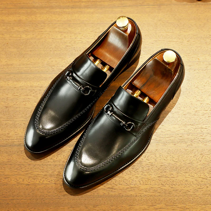 dress shoes for men are suitable for a variety of occasions, such as business meetings, weddings, parties, etc.