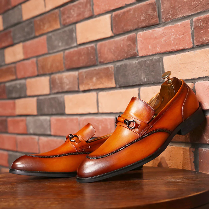 dress shoes for men are suitable for a variety of occasions, such as business meetings, weddings, parties, etc.