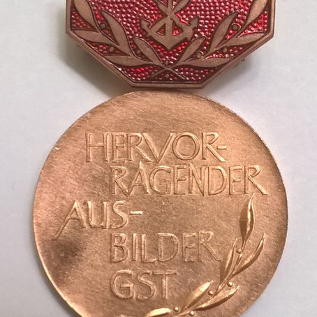 Medals Of The DDR, Outstanding Instructor Medal (East Germany, 1961-90)-Reference