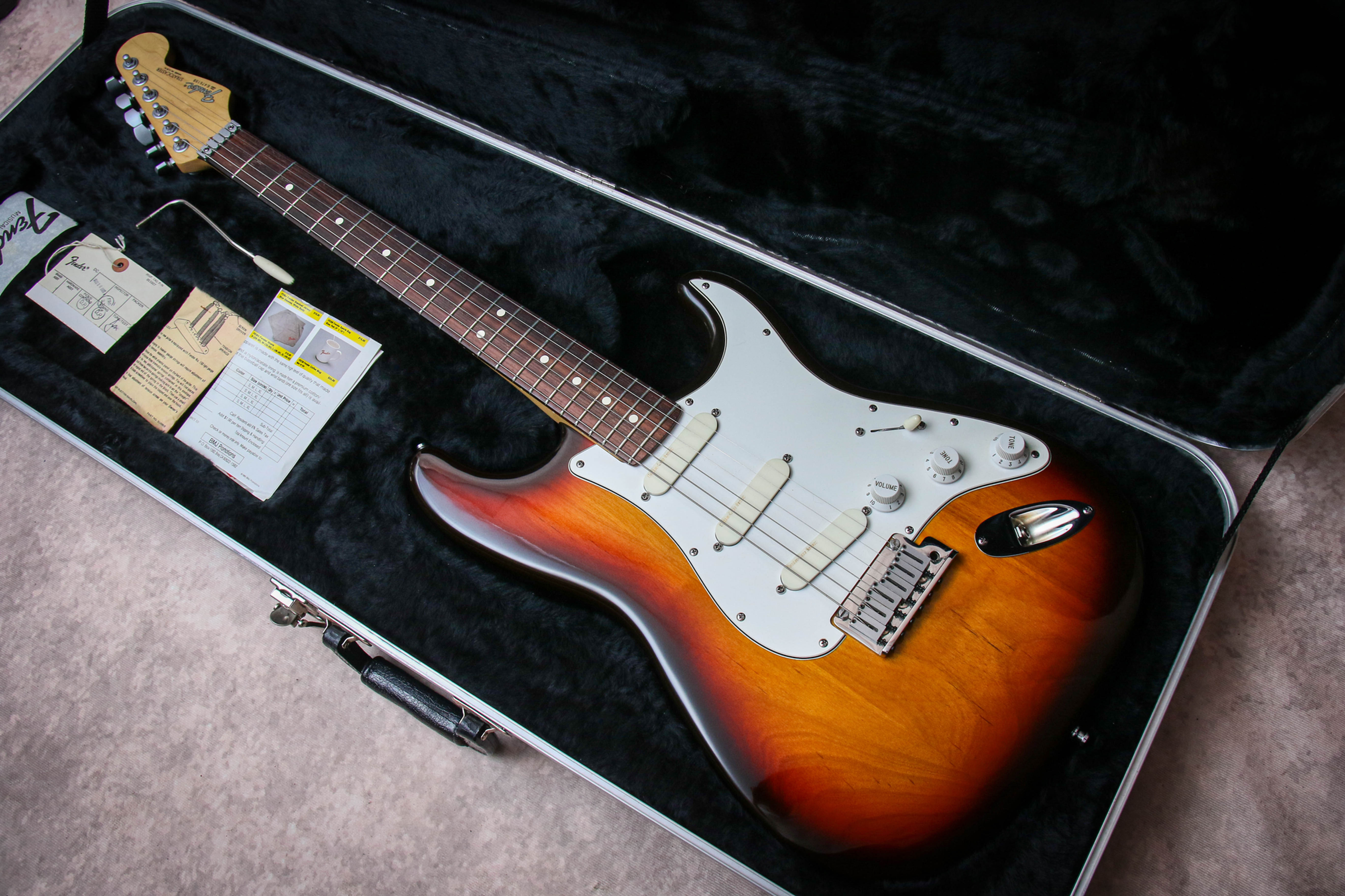 FENDER USA American Stratocaster Plus Version 1 "Three Tone Burst + Rosewood"