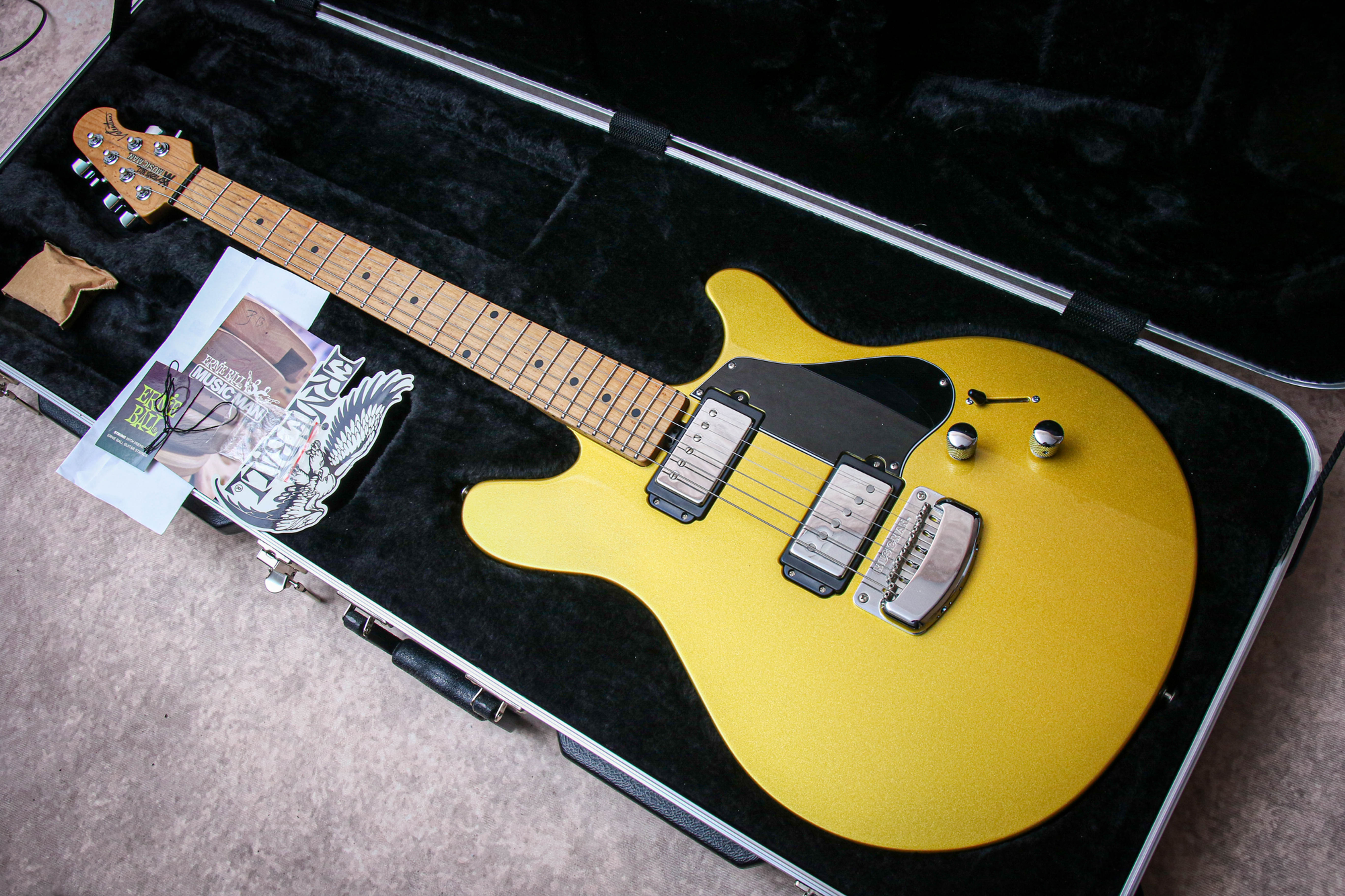 ERNIE BALL USA Music Man James Valentine Signature HH "Saturn Gold + Maple 2019