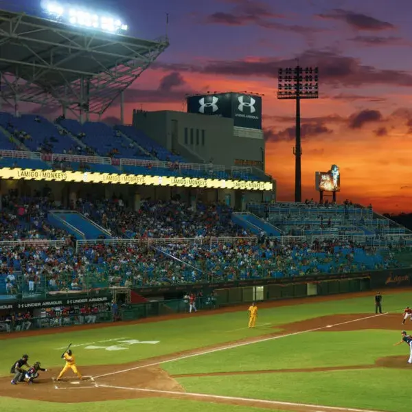 USO DE SYLVANIA P27764-36 LED SYLFLOOD | LUMINARIA 600W CW 45º