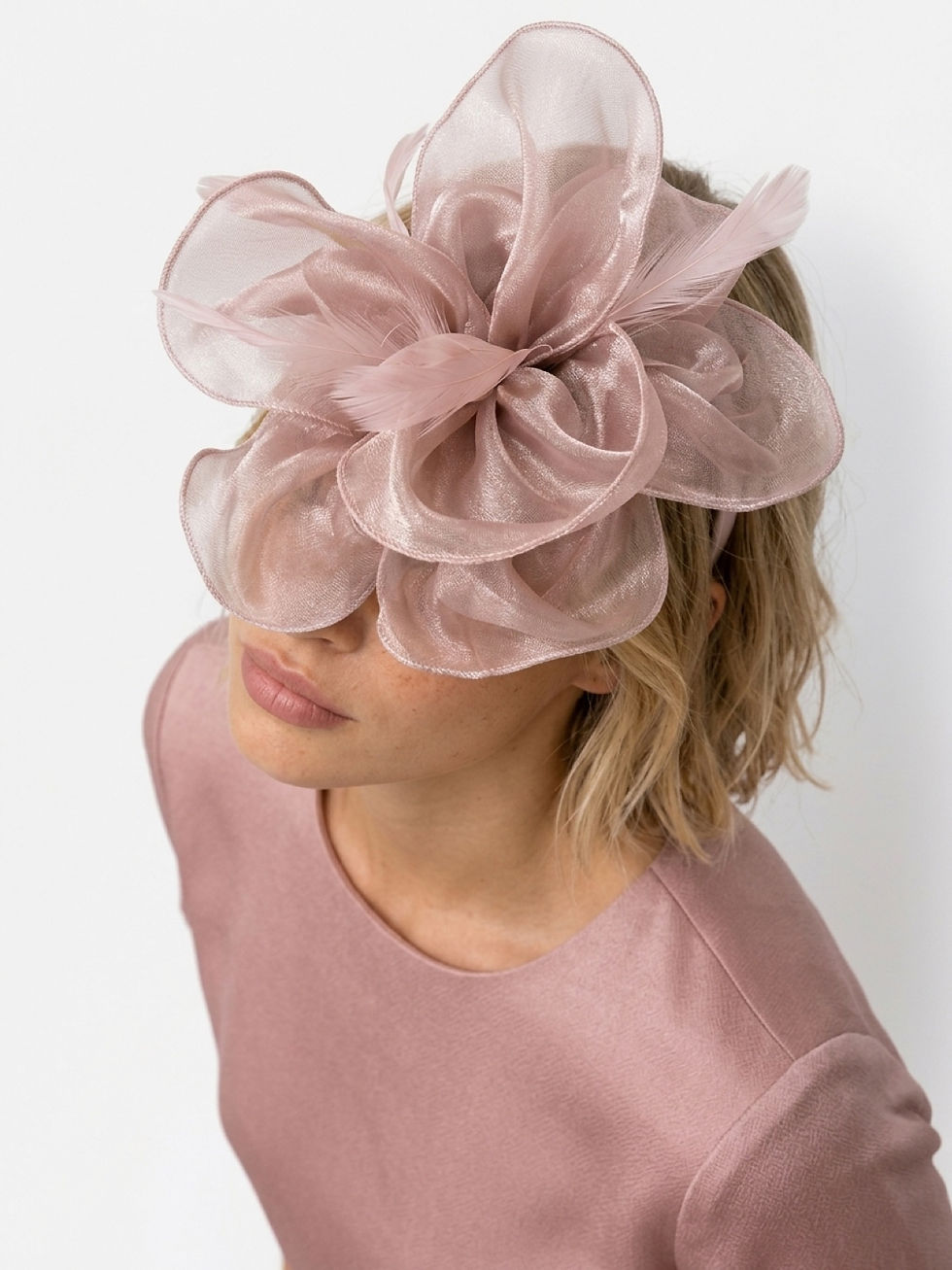 Miniature : Top layout view of the Dusty Rose fascinator showing structural styling and hair placement
