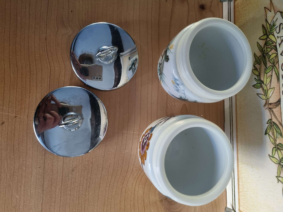 Miniature : 2 cuits œufs en porcelaine Royal Worcester 