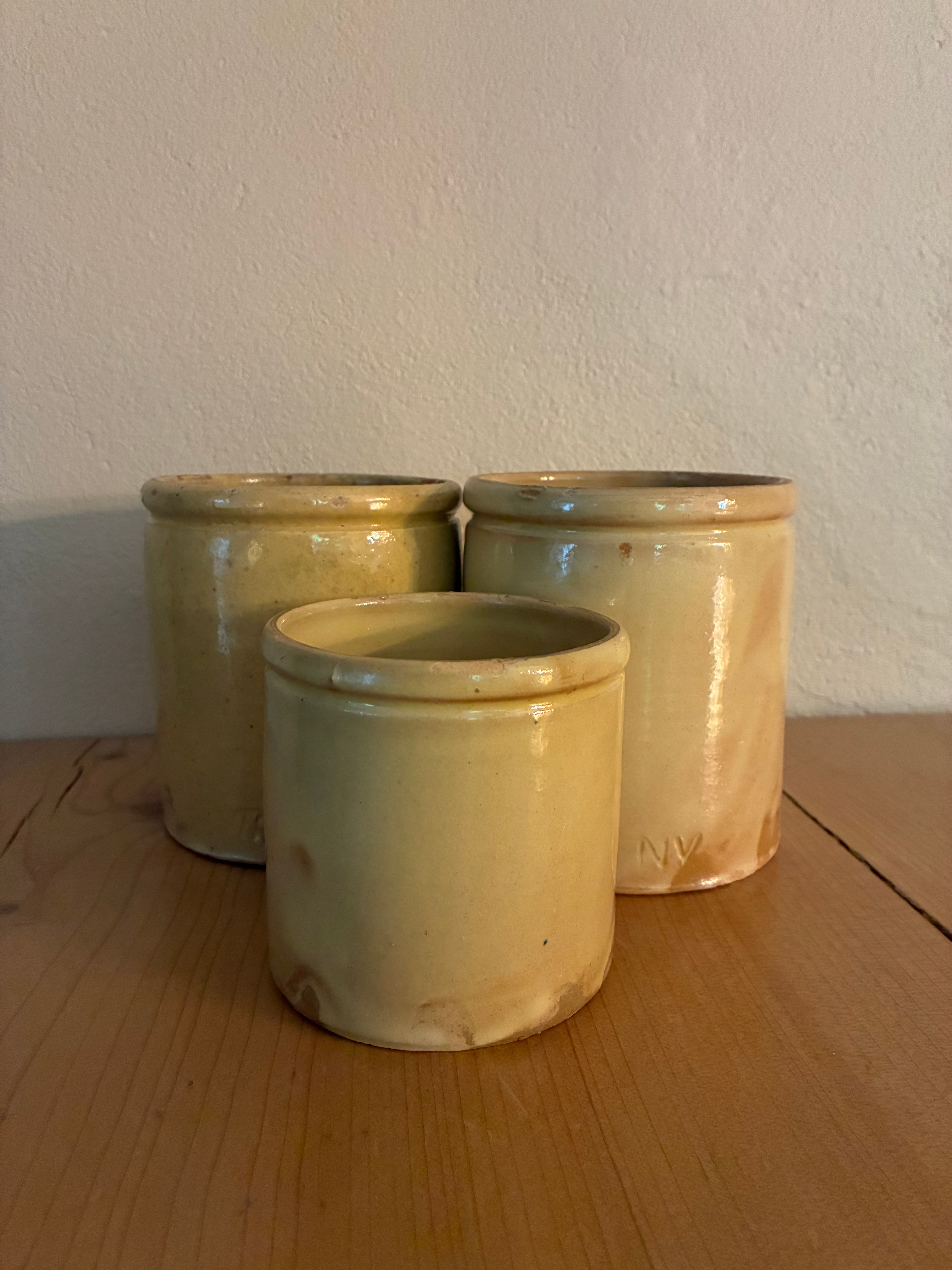 Série de 3 pots anciens Novia