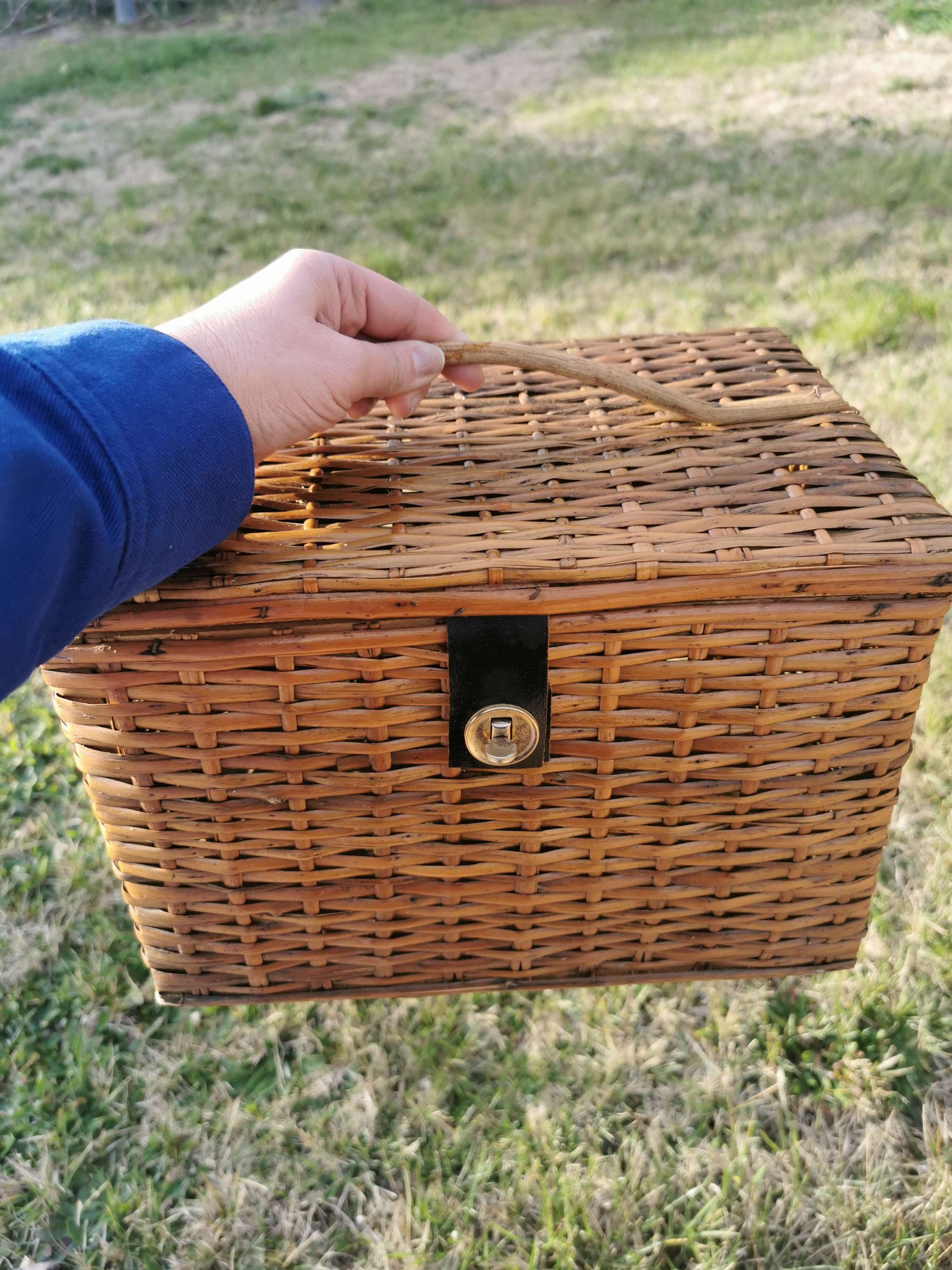 Vanity en rotin vintage 