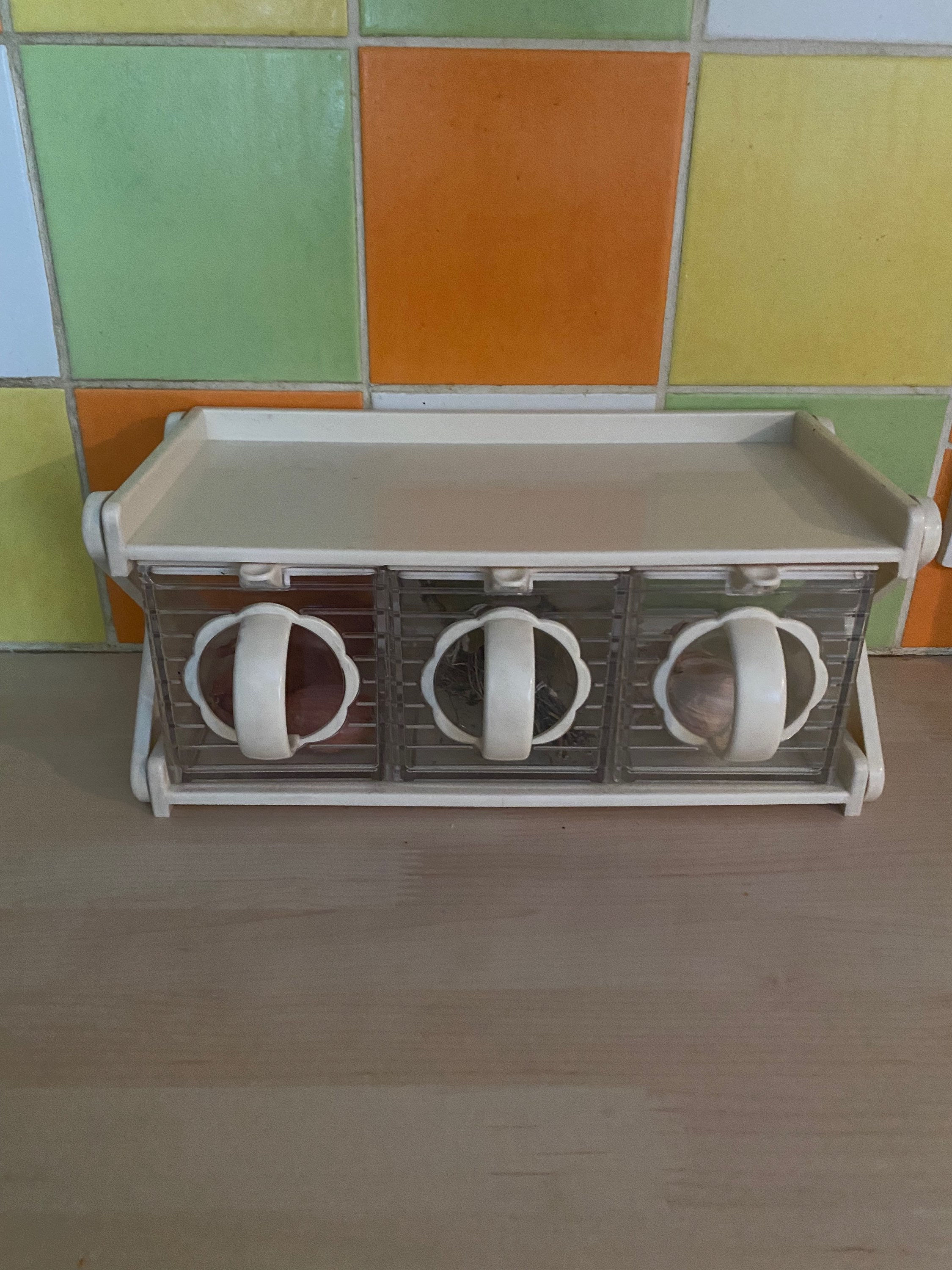 Étagère pour aromates vintage