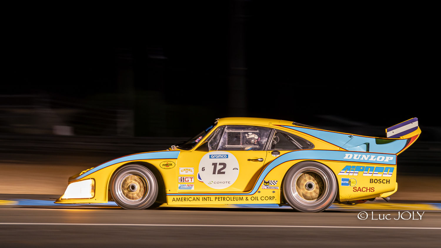 PORSCHE 935