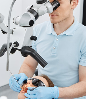 endodontia microscopica.jpg