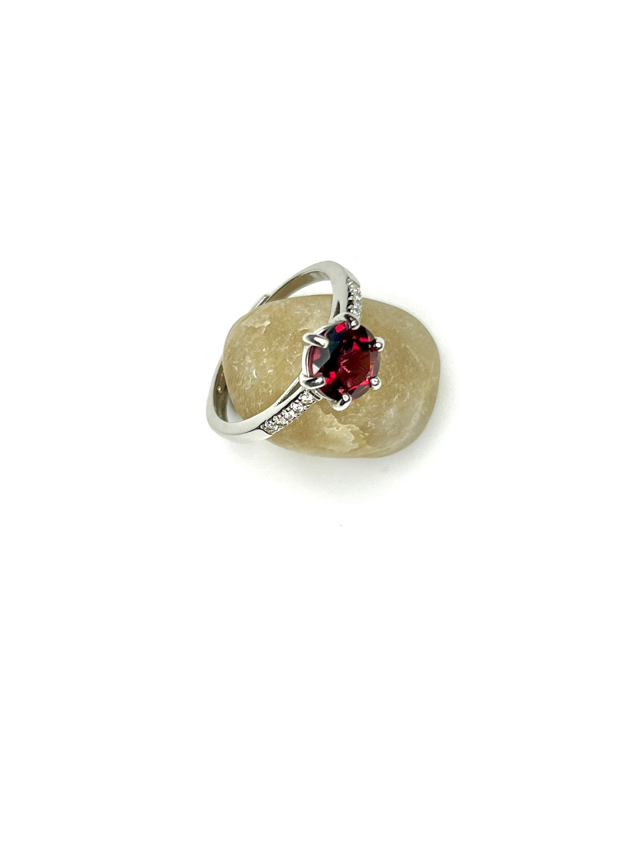 Bague plaqué or blanc Grenat Rhodolite 1.58 ct