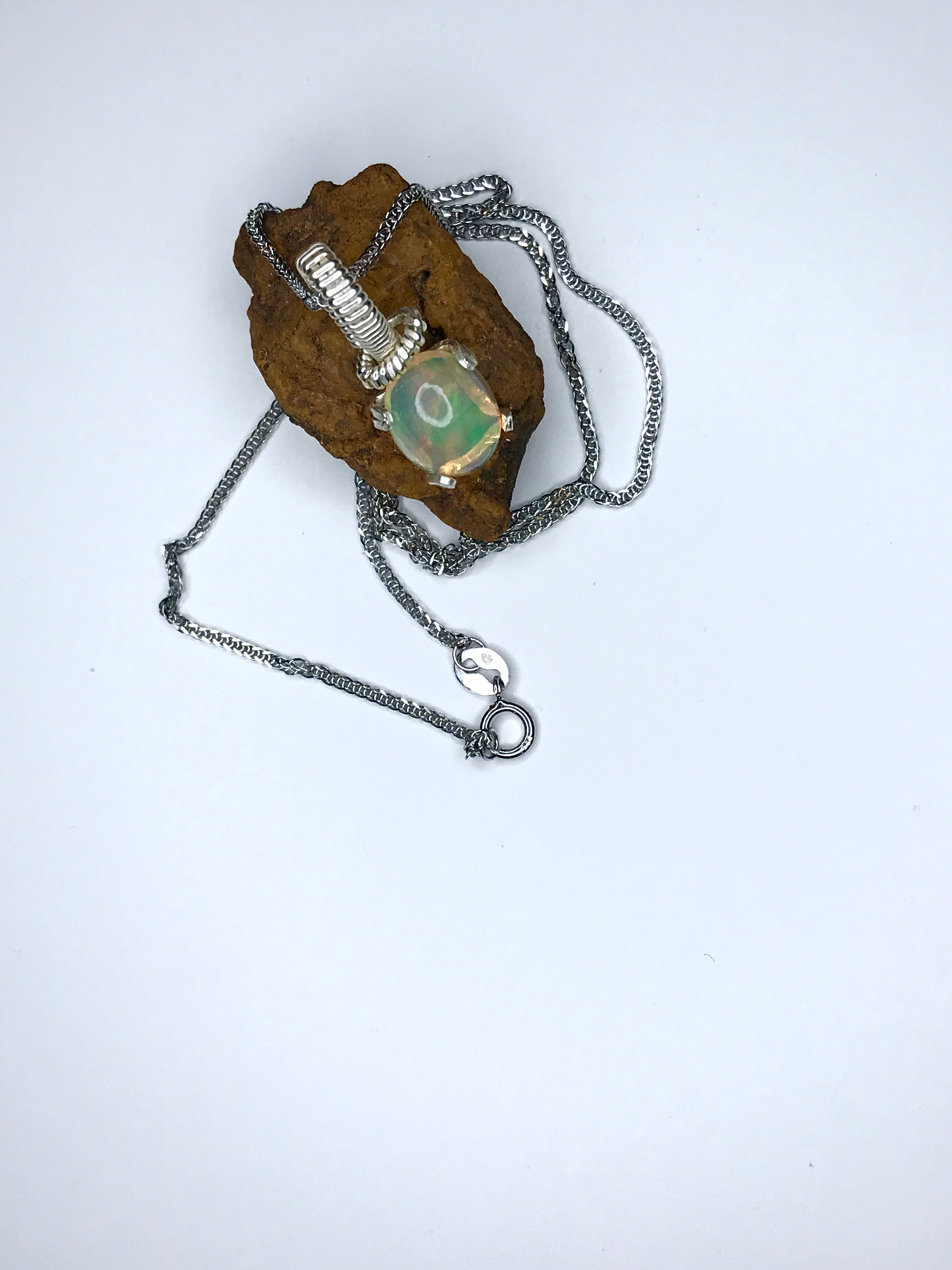 Pendentif Opale 2.35 ct