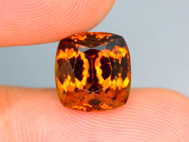 Gemme Andradite