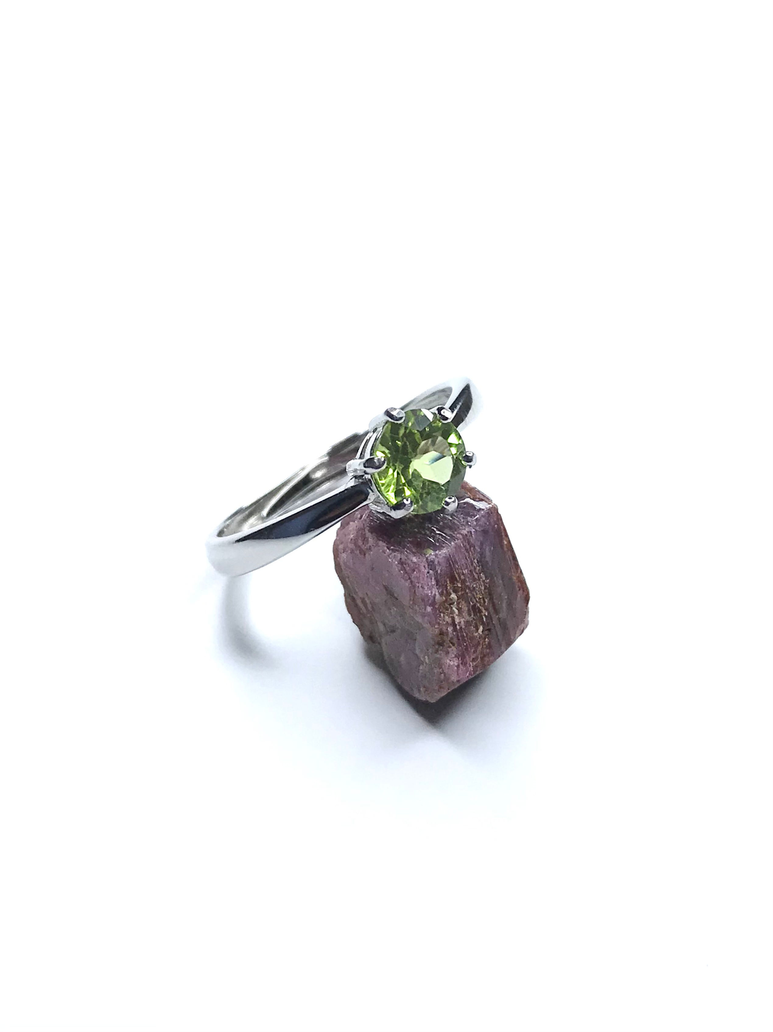 Bague plaqué or blanc Peridot 0.72 ct