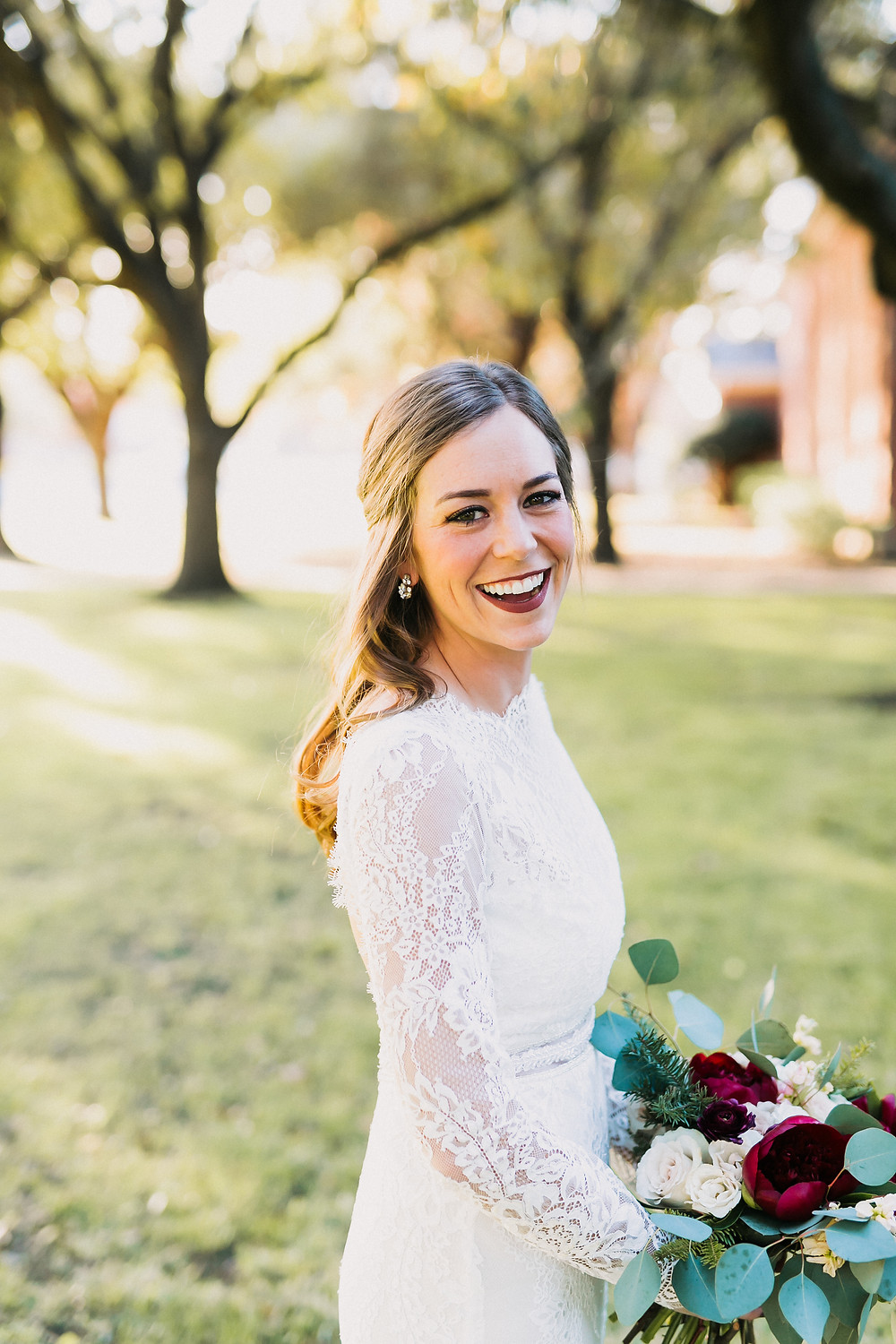 long sleeve lace wedding dress