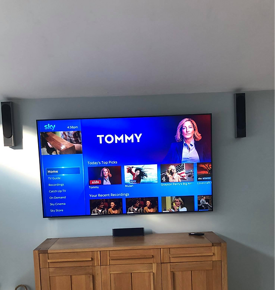82%20Tv%20mounted%20on%20the%20wall%20fo