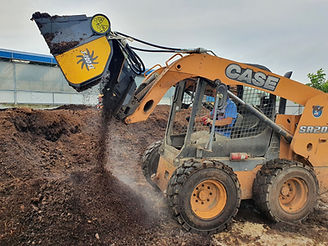 Gyru-Star 3-120SL screening bucket, on case carrier, SK.2.jpg