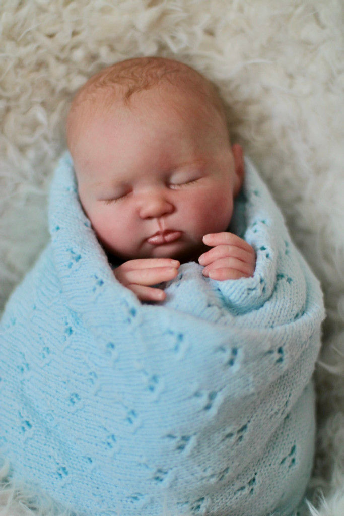 Thumbnail: Angus/Agnes Reborn Vinyl Doll Kit by Estibaliz Alonso 14"