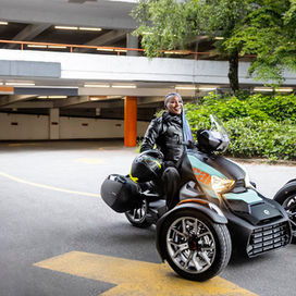 Menschen die Ryker fahren