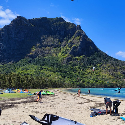 Kiteaholic Bastard Kiteschool Mauritius - Kite & Explore V1 2022 - Kite camp Le Morne Kite