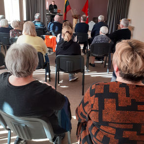 Eilėmis apipinta, dainose išdainuota