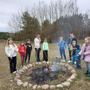Pavasaris ant paukščio sparnų