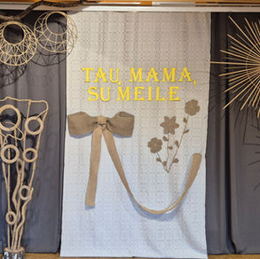 Tau, mama, su meile