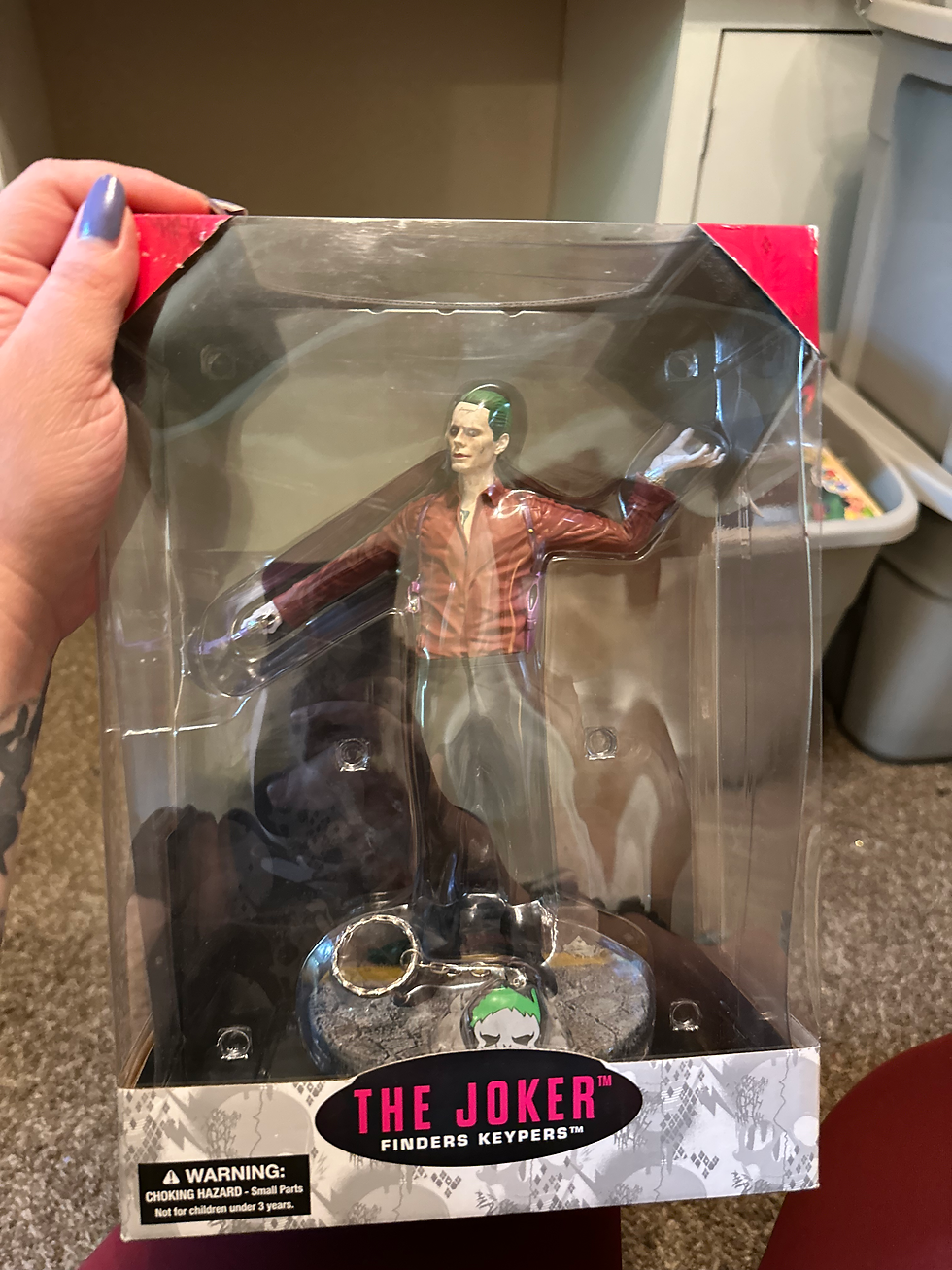 Thumbnail: The joker finders keypers collectible statue 