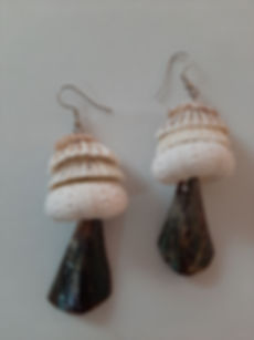 arete de caracoles, erizo y almeja