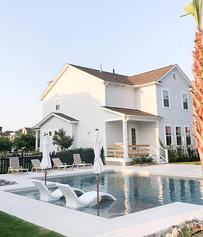 Custom pool by Royal Oasis Pools