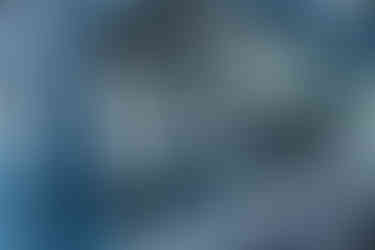 Kia EV3 GT-Line Innenraum mit ergonomischen Vordersitzen in Hell/Dunkel – viel Platz und hochwertige Verarbeitung im kompakten E-SUV