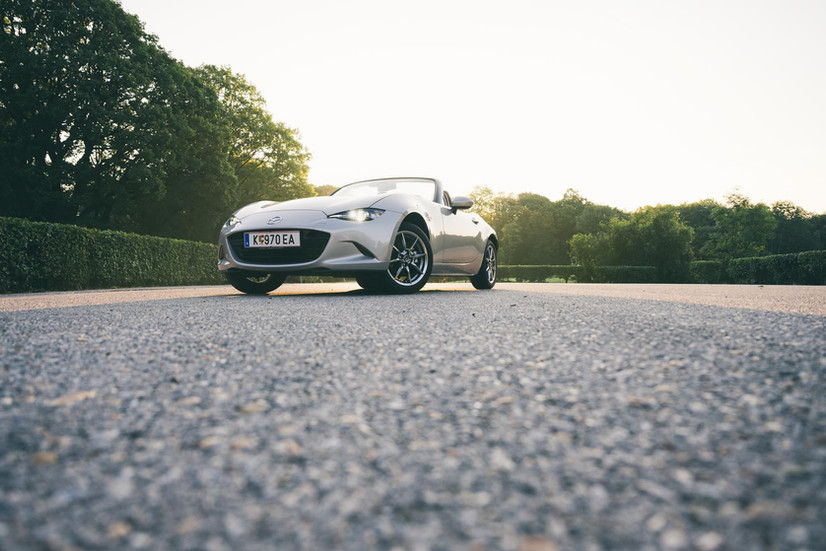 Mazda MX-5 Roadster Kazari 2024 Front Ansicht