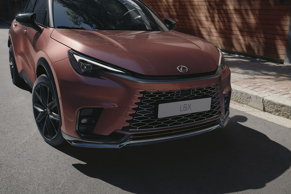 Lexus LBX Cool 2025 Außendesign Kühlergrill