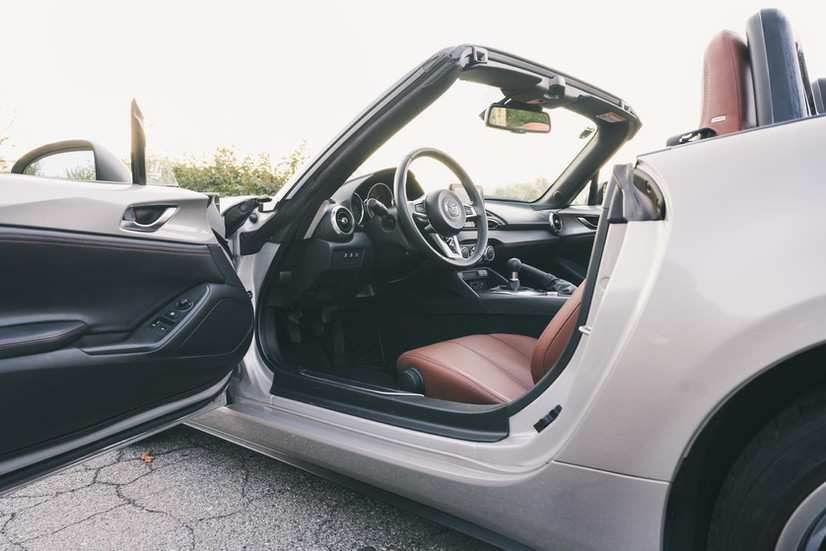 Mazda MX-5 Roadster Kazari 2024 Innenraum