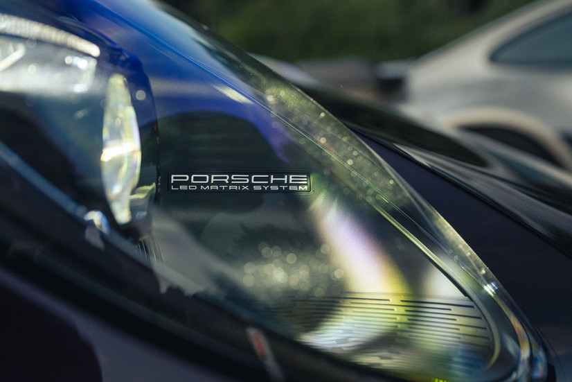 Nahaufnahme Porsche LED-Matrix-Scheinwerfer am 911 Turbo S 992.1 Modelljahr 2024