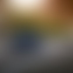 Audi S5 Sportback 2025 in Ascariblau auf kurviger Bergstraße, dynamische Frontansicht mit markantem Singleframe und LED-Scheinwerfern