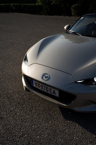 Mazda MX-5 Roadster Kazari 2024 Motorhaube