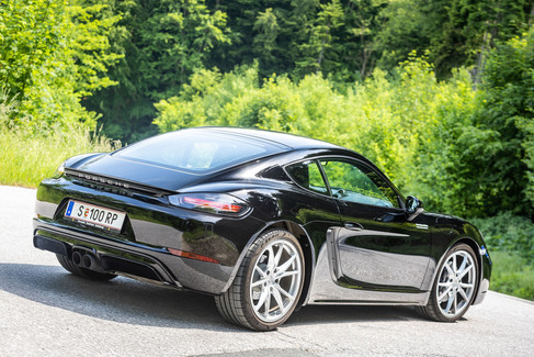 Porsche 718 Cayman 2023