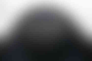 Reserverad Land Rover Defender Octa 2026 mit Goodyear Wrangler All-Terrain-Bereifung, Heckansicht von unten