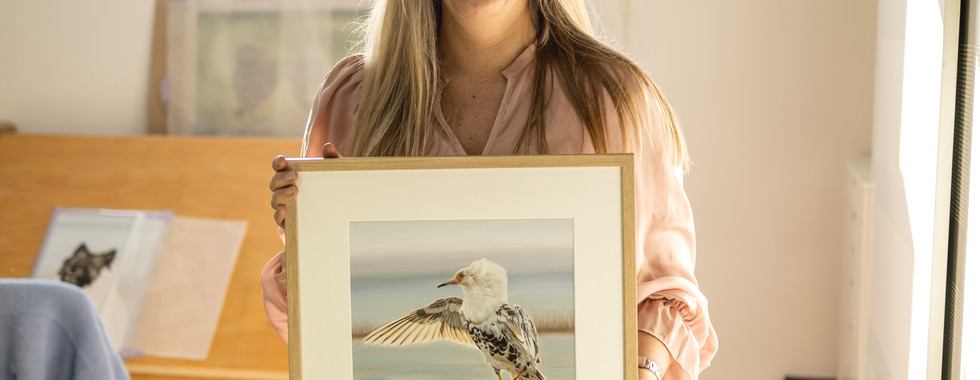 Rebecca Engels met kemphaan tekening