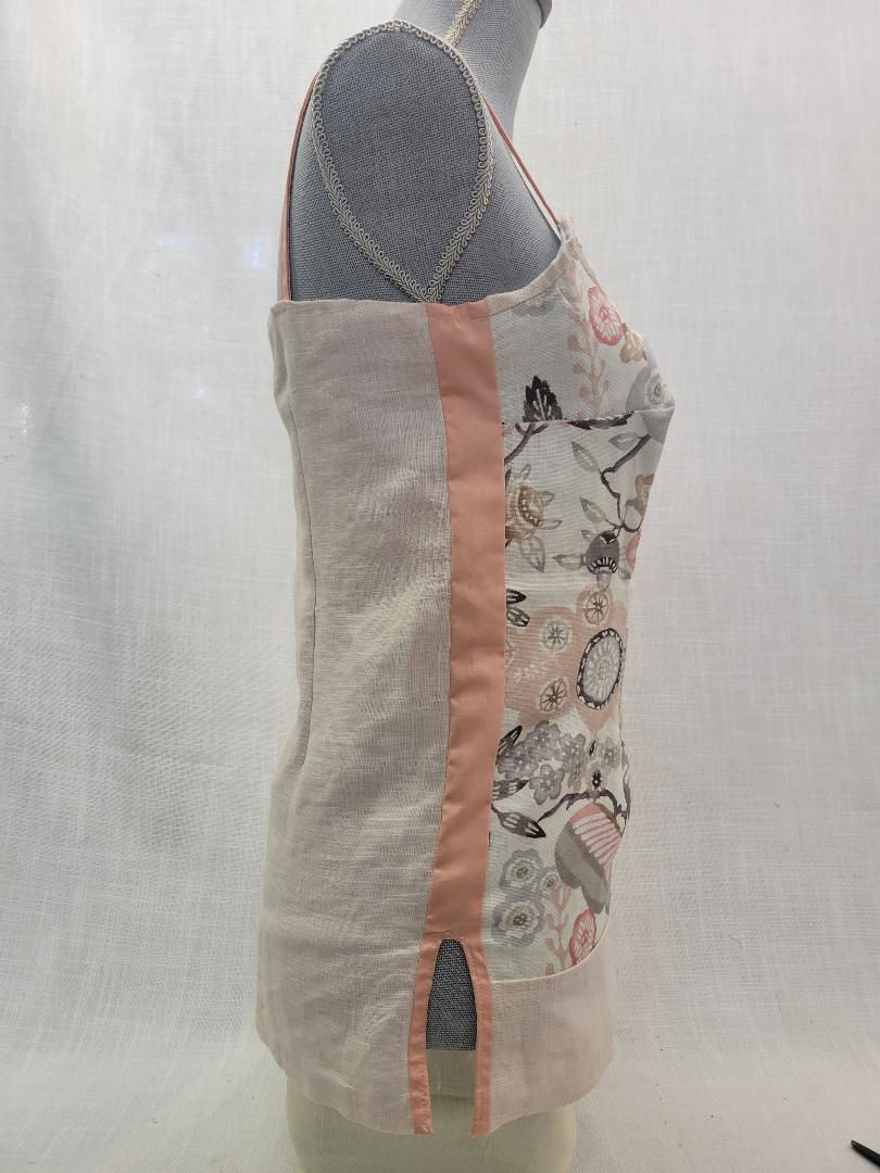 Thumbnail: Light grey / pink / flamingo / Flowers Top - Size Medium